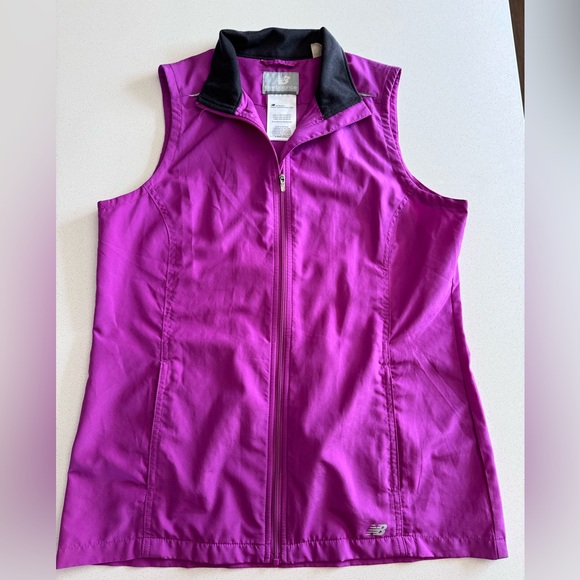 New Balance Lightweight Hot Pink Running Vest - Picture 1 of 12